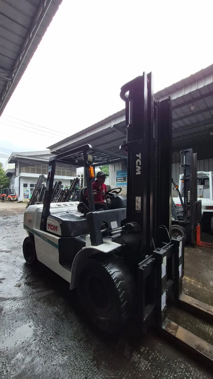 FORKLIFT TCM 5 TON