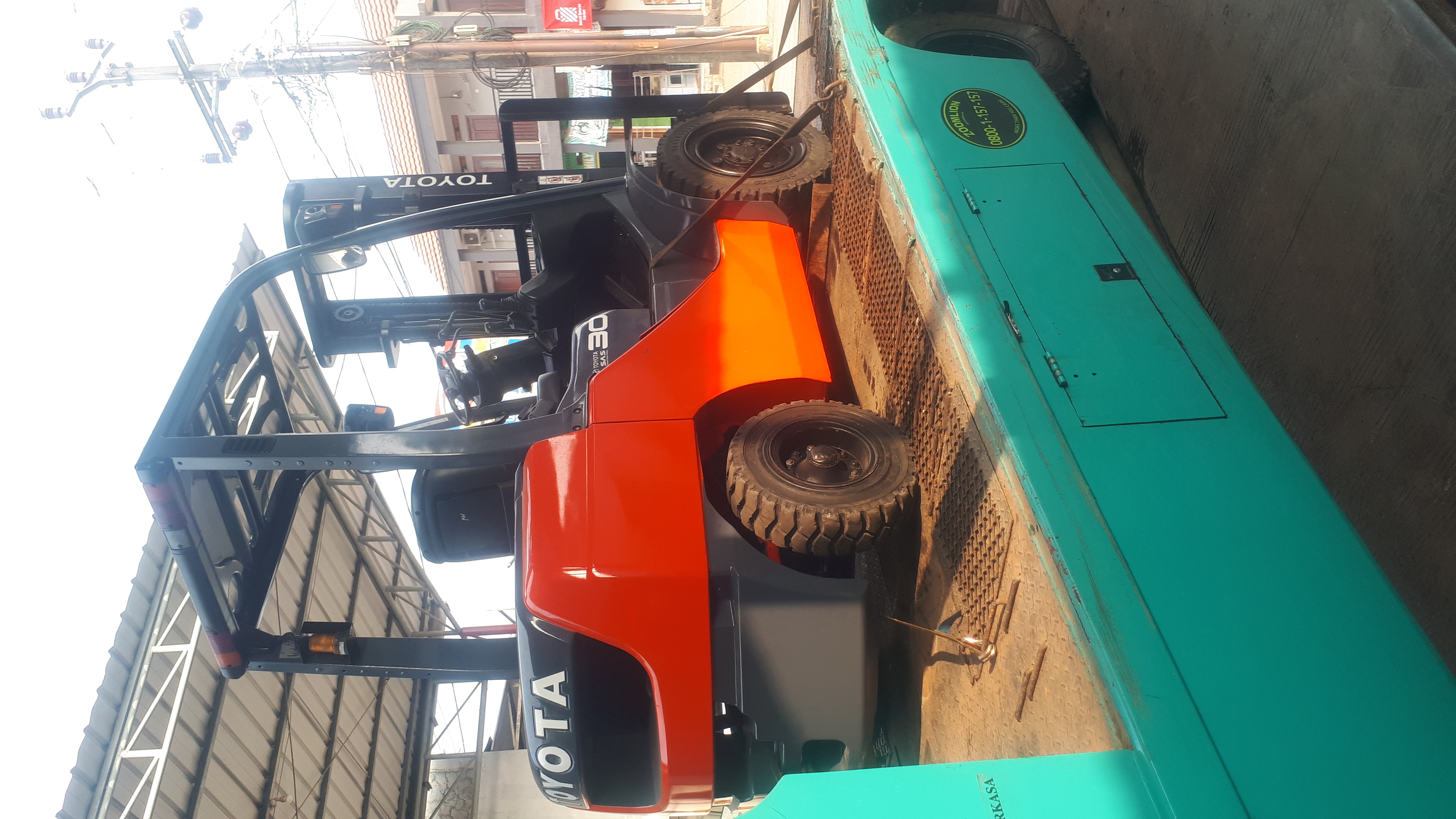 Forklift Bekas 5 Ton: Pilihan Tepat untuk Efisiensi Bisnis Anda