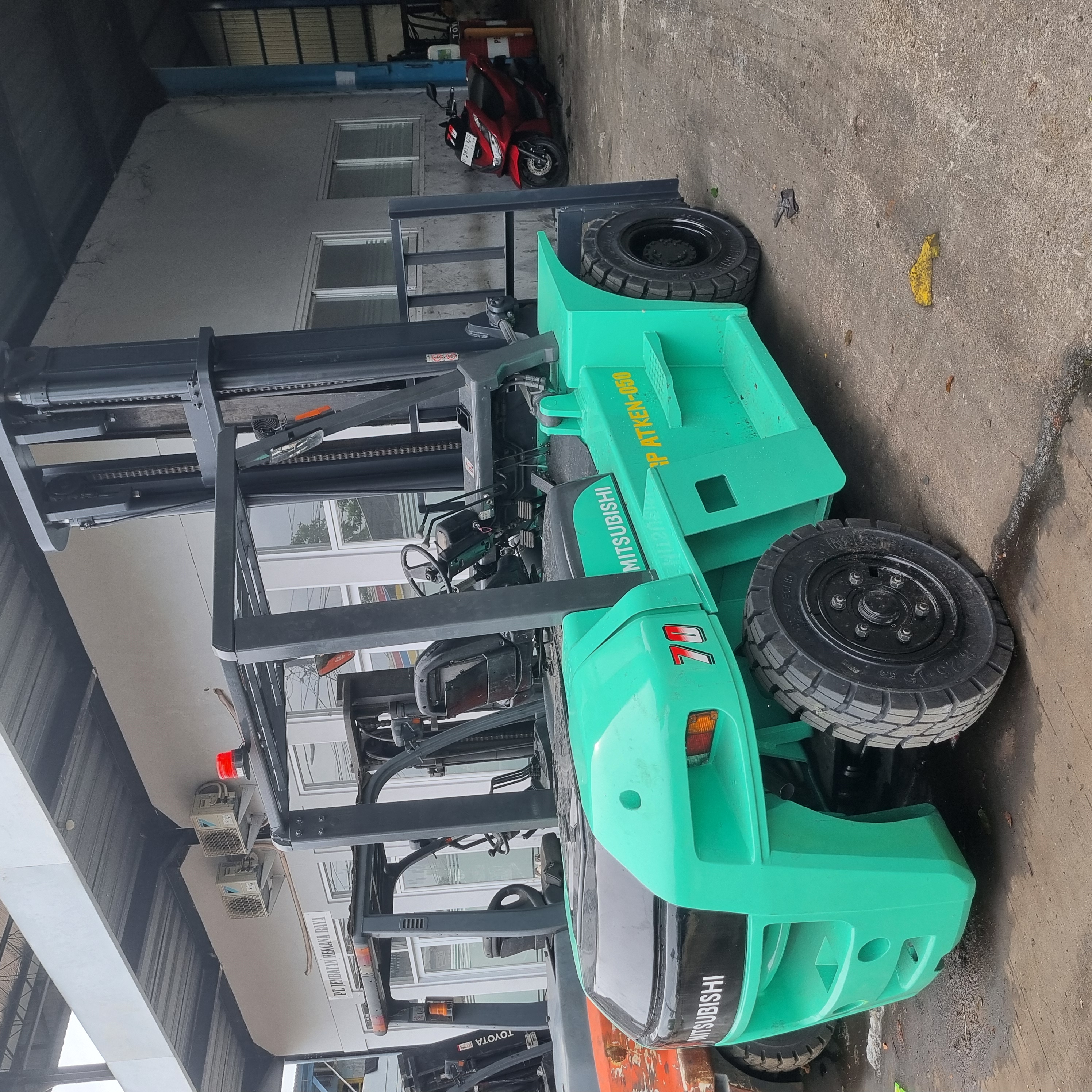 Jual Forklift Bekas di Bekasi: Temukan Penawaran Terbaik untuk Bisnis Anda