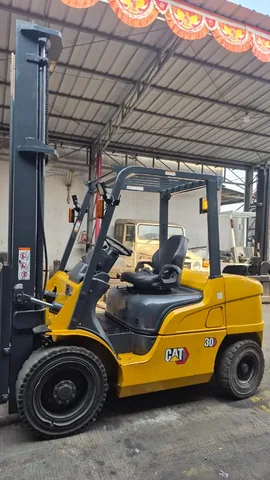 Forklift Caterpillar FD30 3 Ton Tahun 2022 Lift 5 Meter — foto galeri